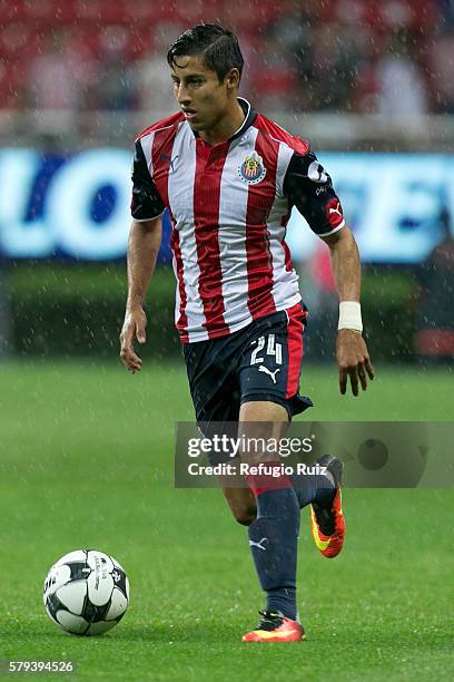 Carlos Cisneros of Chivas drives the ball during the 2nd round match between Chivas and Monterrey as part of the Torneo Apertura 2016 Liga MX at...