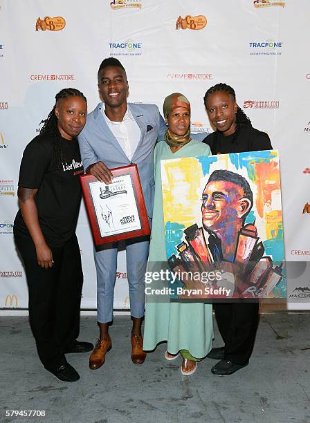 Painter Rachel Crouch , recipient of the "Good Neighbor Award" Nehemiah Davis and Rebecca Crouch pose backstage during the 2016 Neighborhood Awards...