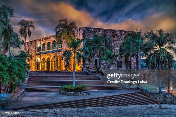 museo alcazar de colon, plaza espana, santo domingo - santo domingo stock pictures, royalty-free photos & images