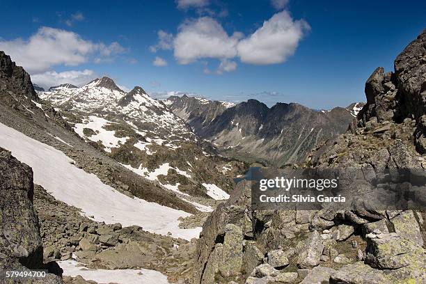 circo glaciar. aigüestortes national park, lleida - deportista imagens e fotografias de stock