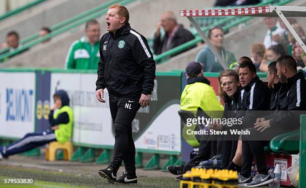 Neil Lennon Manager of Hibernian shouts out to his players during the Pre-Season Friendly between Hibernian and Birmingham City at Easter Road on...