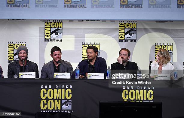 Actors Jared Padalecki, Jensen Ackles, Misha Collins, Mark Sheppard, and Samantha Smith attend the "Supernatural" Special Video Presentation And Q&A...