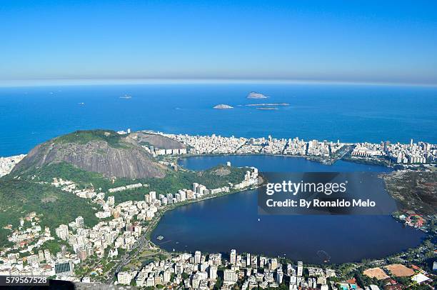 rodrigo de freitas lagoon view - comprimento fotografías e imágenes de stock