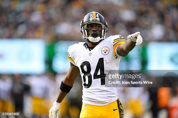 Pittsburgh Steelers wide receiver Antonio Brown during a NFL matchup between the Pittsburgh Steelers and the New York Jets at MetLife Stadium in East...
