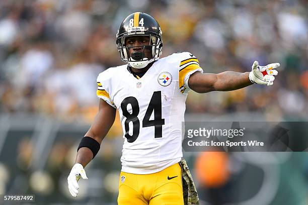 Pittsburgh Steelers wide receiver Antonio Brown during a NFL matchup between the Pittsburgh Steelers and the New York Jets at MetLife Stadium in East...