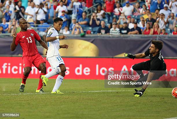 Honduras midfielder Andy Najar watches his shot beat Panama goalkeeper Jaime Penedo . The Men's National Team of Honduras and the Men's National Team...