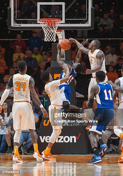 Keron Rasheed Small 32 Keron Deshields Stock Photos, High-Res Pictures, and Images - Getty ...