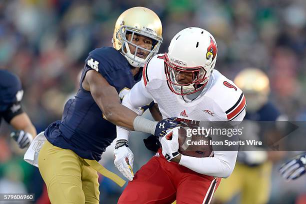 Louisville Cardinals wide receiver DeVante Parker in action during a game between the Louisville Cardinals and the Notre Dame Fighting Irish at Notre...