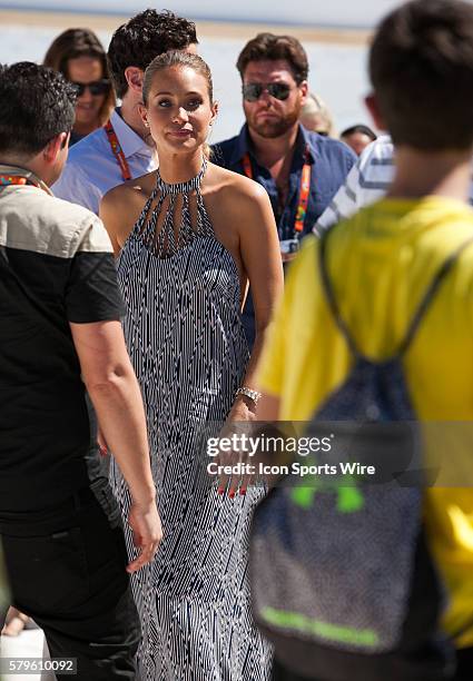 Key Biscayne, FL Eugenie Bouchard and Sports Illustrated Model Hannah Davis signs copies of her cover for fans during the 2015 Miami Open in Key...