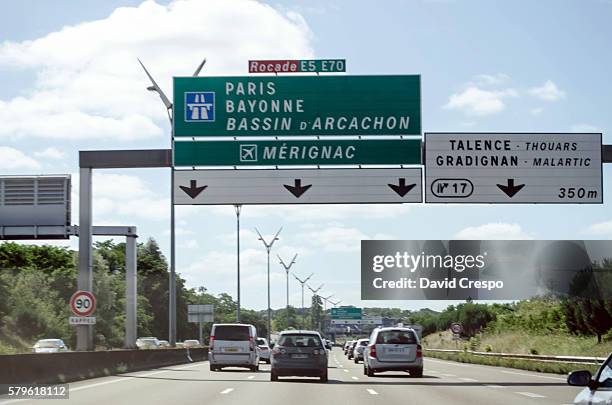 a630, bordeaux, france - green road sign board with straight direction stock-fotos und bilder