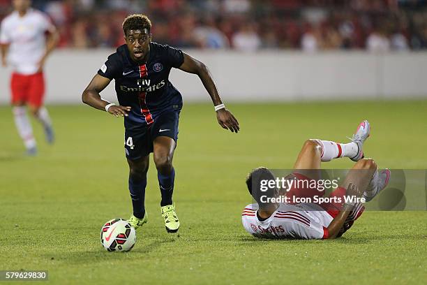 Paris Saint-Germain Marco Verratti moves the ball during the Guinness Cup game between SL Benfica and Paris Saint-Germain F.C. At BMO Field in...