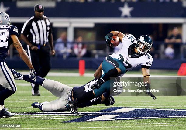 Dallas Cowboys outside linebacker Anthony Hitchens gets ready to tackle Philadelphia Eagles running back Chris Polk during the game between the...