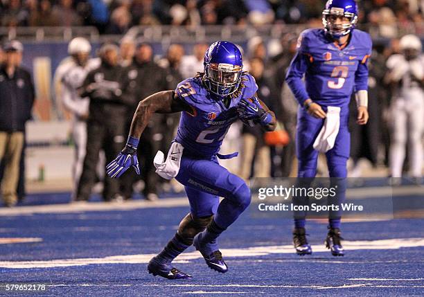 Boise State Broncos running back Jay Ajayi running during 1st half action between the Utah State Aggies and the Boise State Broncos at Albertsons...