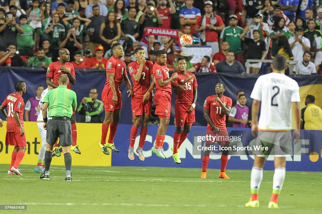 SOCCER: JUL 22 CONCACAF Gold Cup - Semifinals - Panama v Mexico