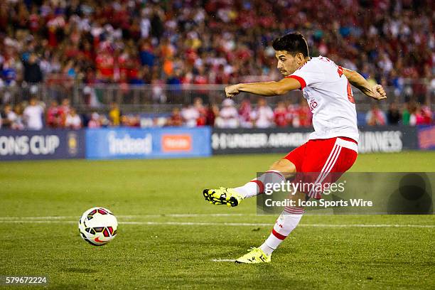 Benfica midfielder Pizzi during the second half of the International Champions Cup featuring SL Benfica versus Fiorentina at Rentschler Field in East...