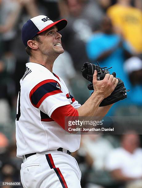 David Robertson of the Chicago White Sox reacts after giving up a second home run in the 9th inning to Tyler Collins of the Detroit Tigers at U.S....