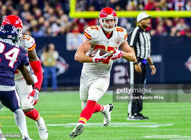 Kansas City Chiefs tight end Travis Kelce finds open field after a second half reception during the Chiefs at Texans Wild Card playoff game at NRG...