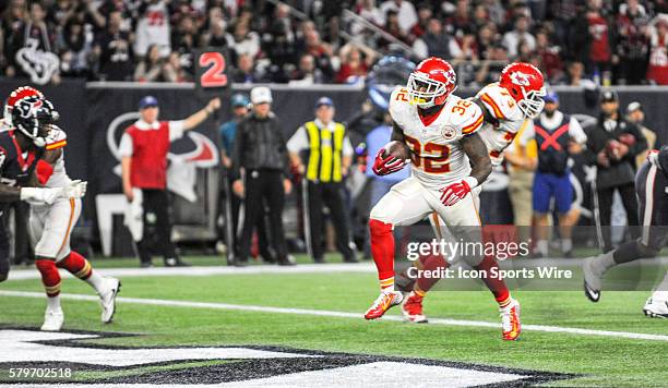 Kansas City Chiefs running back Spencer Ware scores a second half touchdown during the Chiefs at Texans Wild Card playoff game at NRG Stadium,...