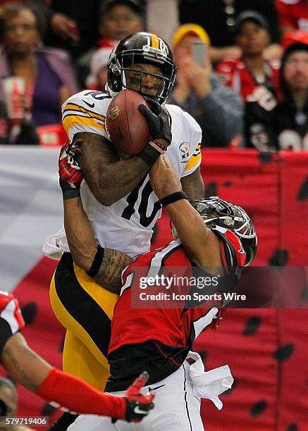 Pittsburgh Steelers wide receiver Martavis Bryant has the pass broken up by Atlanta Falcons cornerback Robert McClain in first half action of the...