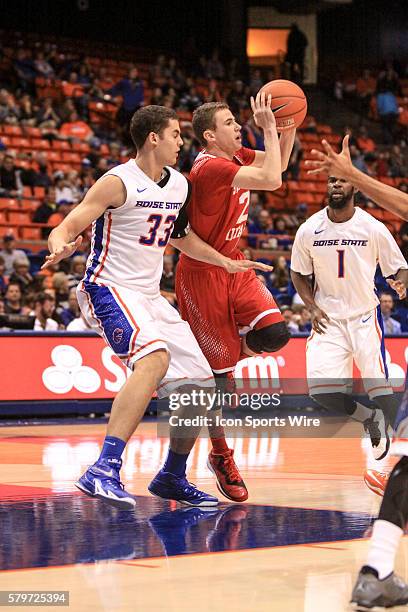 Southern Utah Thunderbirds guard Austin Waddoups passing the ball during 2nd half action between Southern Utah and the Boise State Broncos at Taco...