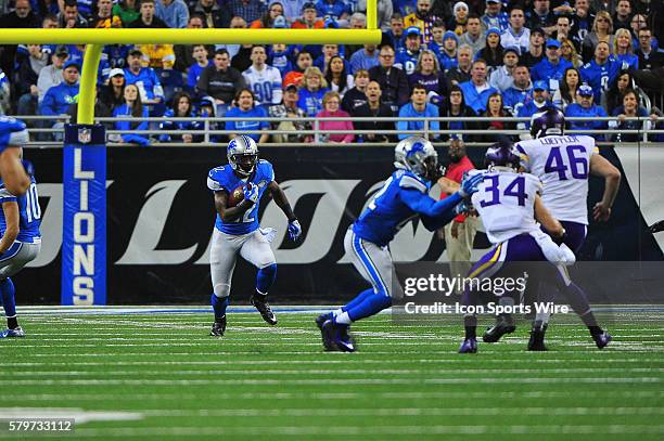 Detroit Lions wide receiver Jeremy Ross brings up the kickoff during the game on Sunday afternoon, Ford Field, Detroit, Michigan.