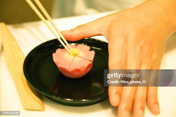 traditional japanese sweets - japanese sweet stock pictures, royalty-free photos & images