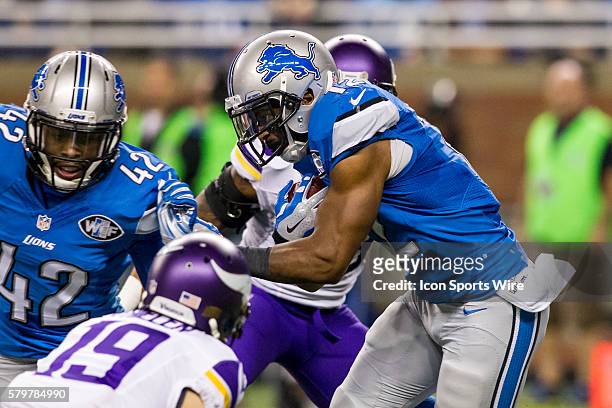 Detroit Lions wide receiver Jeremy Ross runs the ball during game action between the Minnesota Vikings and Detroit Lions during a regular season game...