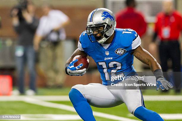 Detroit Lions wide receiver Jeremy Ross runs the ball during game action between the Minnesota Vikings and Detroit Lions during a regular season game...