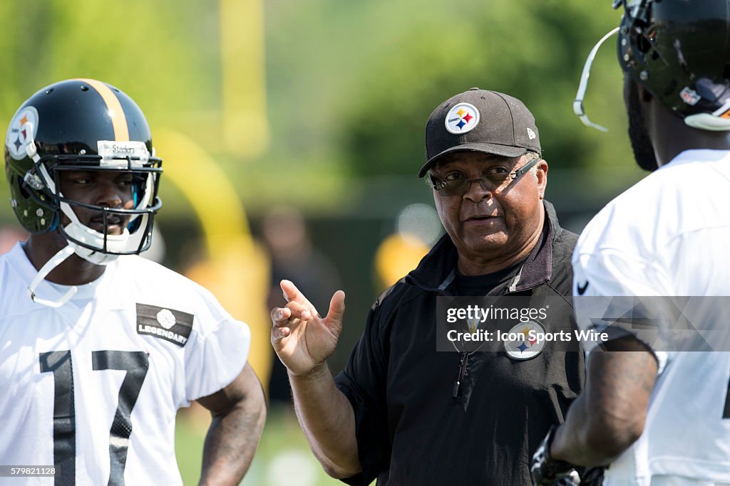 NFL: MAY 09 Steelers Rookie Minicamp