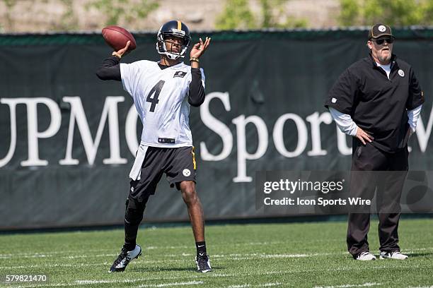 Pittsburgh Steelers quarterback D.J. Williams throws a pass during the 2015 Pittsburgh Steelers Rookie Minicamp at the UPMC Sports Performance...