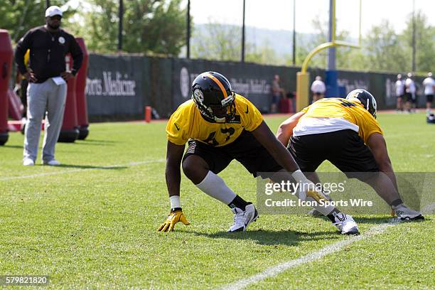 Pittsburgh Steelers defensive end Niko Davis during the 2015 Pittsburgh Steelers Rookie Minicamp at the UPMC Sports Performance Complex in...