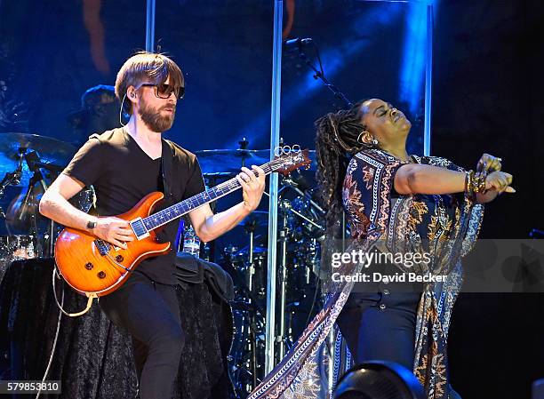 Singer/songwriter Jill Scott performs during the Neighborhood Awards Beach Party at the Mandalay Bay Beach at the Mandalay Bay Resort and Casino on...