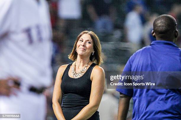 Texas Rangers Reporters Field Reporter Photos and Premium High Res Pictures - Getty Images