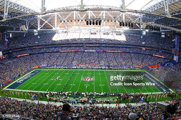 The opening kickoff to Super Bowl XLIX The New England Patriots defeat the Seattle Seahawks 28-24 in Super Bowl XLIX at University of Phoenix Stadium...