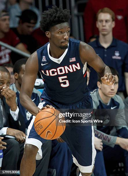985 Daniel Hamilton (Basketball) Stock Photos, HighRes Pictures, and