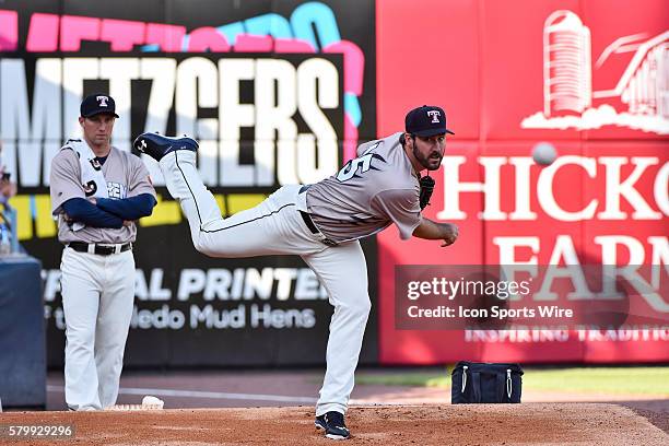 Detroit Tigers starting pitcher Justin Verlander warms up in the bullpen under the watchful eye of Toledo Mud Hens pitching coach Mike Maroth during...