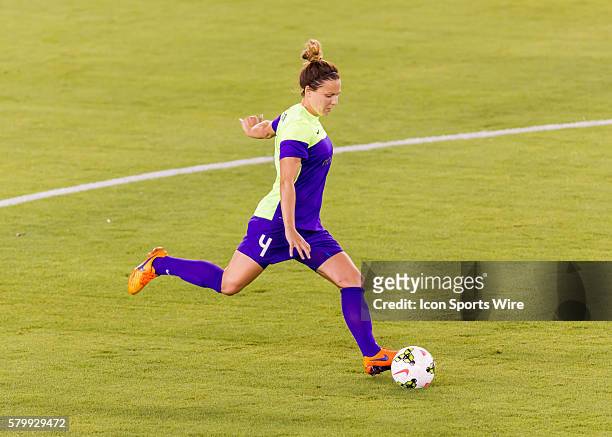 Seattle Reign FC defender Rachel Corsie during the NWSL soccer match between the Seattle Reign FC and Houston Dash at BBVA Compass Stadium in...