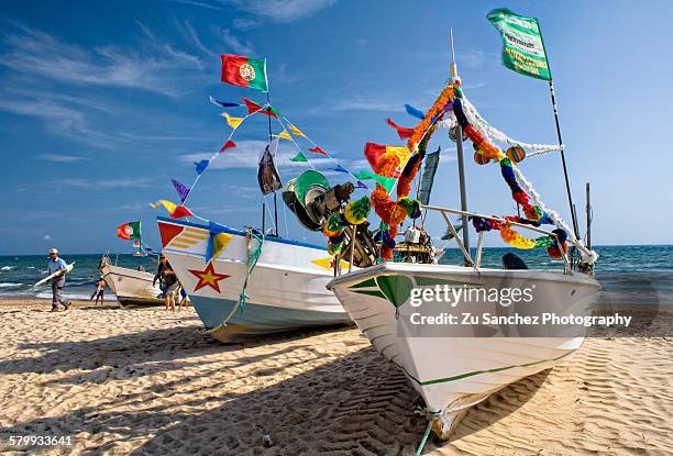 colorful algarve - portugal beach stock pictures, royalty-free photos & images