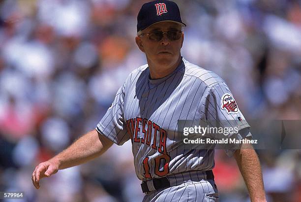 Tom Kelly Baseball Photos and Premium High Res Pictures - Getty Images