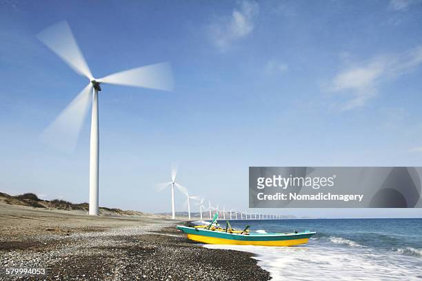 turbine army - wind turbine long exposure stock-fotos und bilder