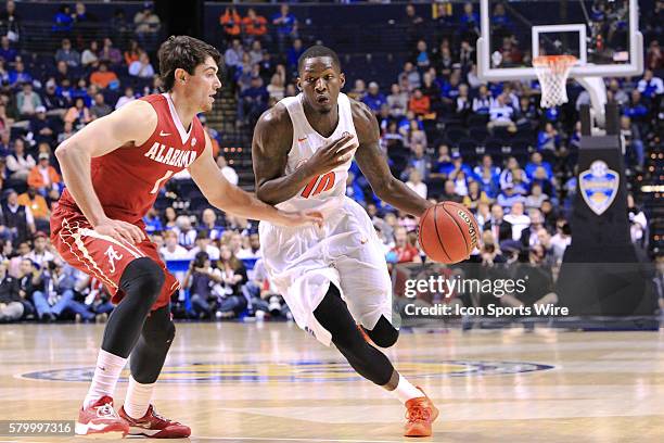 Florida Dorian Finney Smith Photos and Premium High Res Pictures ...