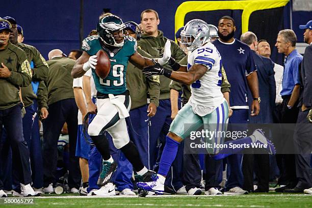 Philadelphia Eagles Running Back DeMarco Murray [16636] turns to stiff-arm Dallas Cowboys Linebacker Anthony Hitchens [12329] during the NFL game...