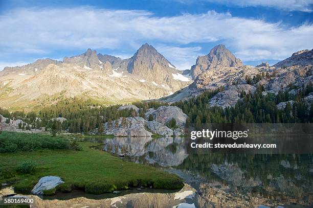 ediza lake - wanderweg-pacific-crest-trail stock-fotos und bilder
