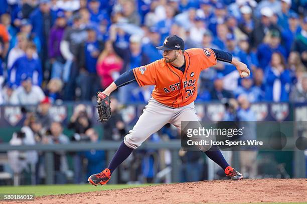 Houston Astros relief pitcher Oliver Perez during the MLB Playoff ALDS game 2 between the Houston Astros and the Kansas City Royals at Kauffman...