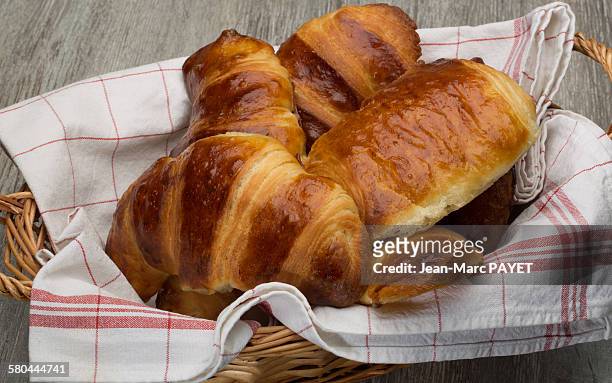 freshly baked croissants home made - jean marc payet photos et images de collection