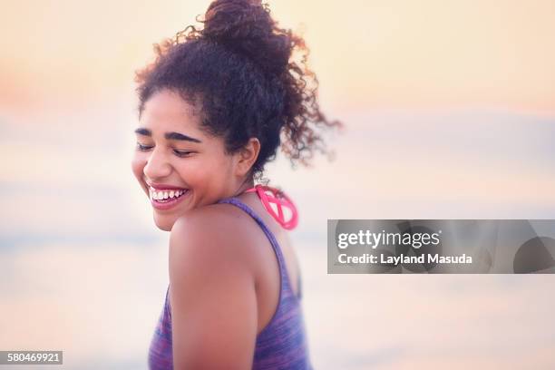 sweet emotions - young woman - haut sans manches photos et images de collection