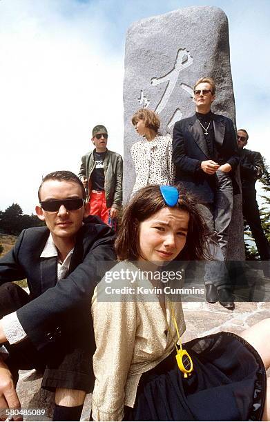 Icelandic alternative rock group, The Sugarcubes, San Francisco, 17th August 1988. Back, left to right: bassist Bragi Olafsson, keyboard player...