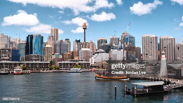 darling harbor on a sunny day - darling harbor imagens e fotografias de stock