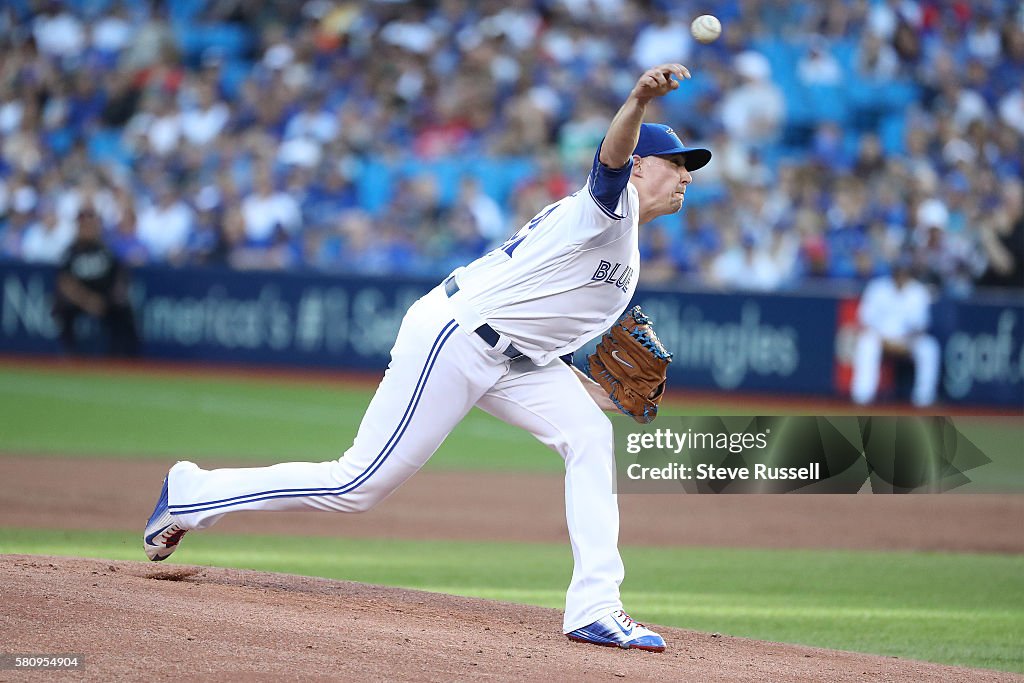 Toronto Blue Jays play the San Diego Padres