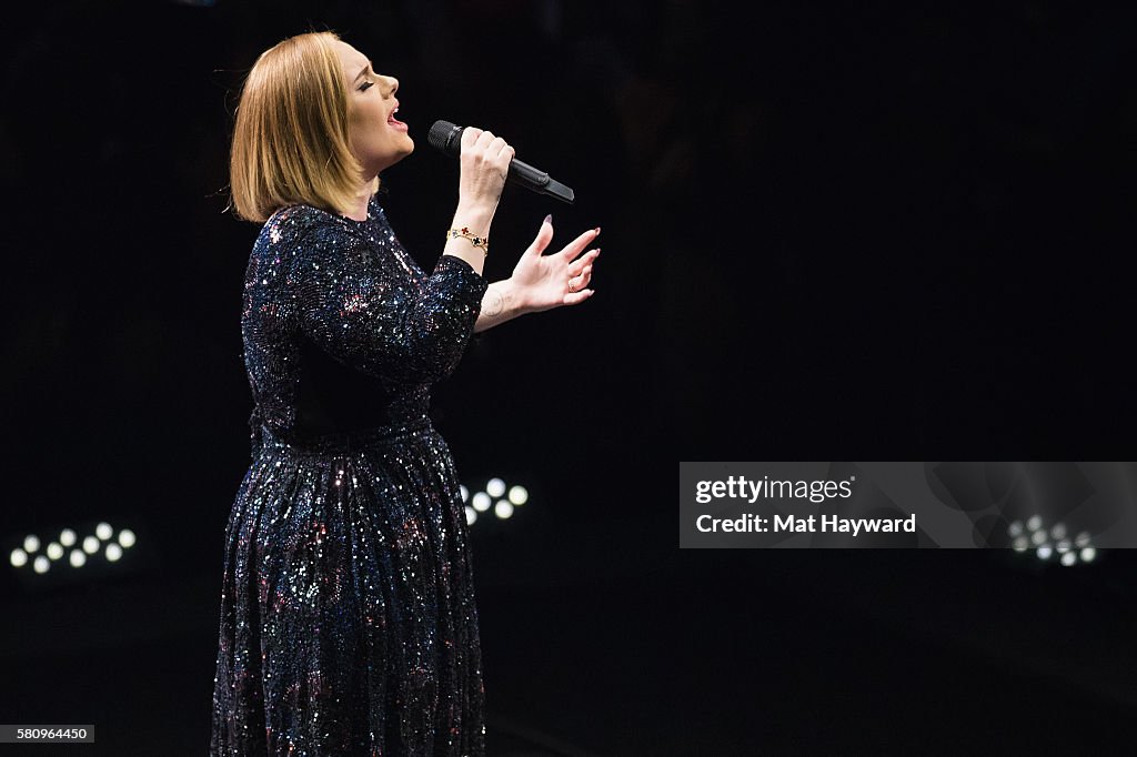 Adele Live 2016 - North American Tour In Seattle, WA